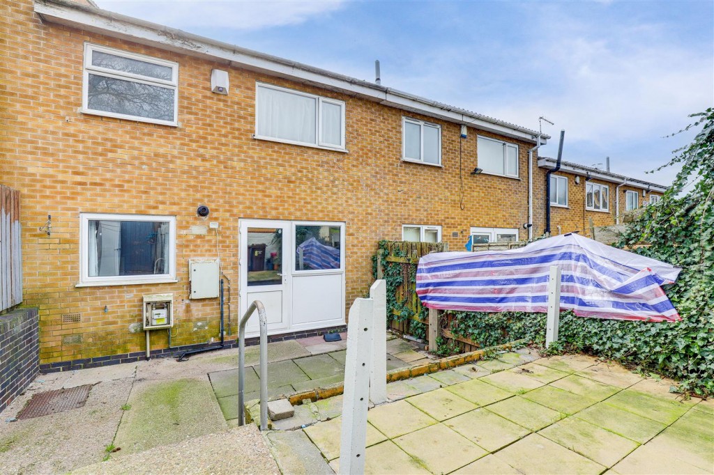 Hillgrove Gardens, Top Valley, Nottinghamshire, NG5 9ND