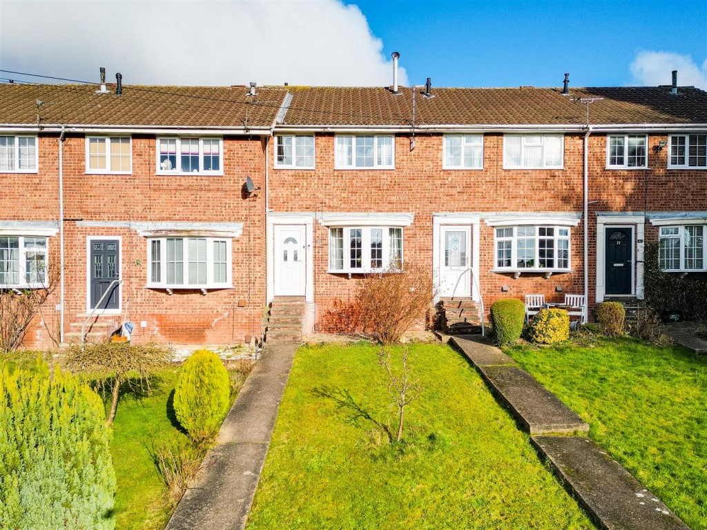 Featherstone Close, Gedling, Nottinghamshire, NG4 4JA