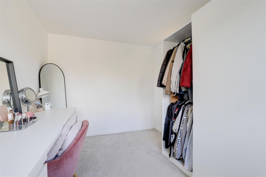 Featherstone Close, Gedling, Nottinghamshire, NG4 4JA