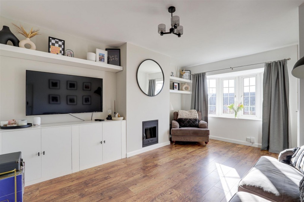 Featherstone Close, Gedling, Nottinghamshire, NG4 4JA