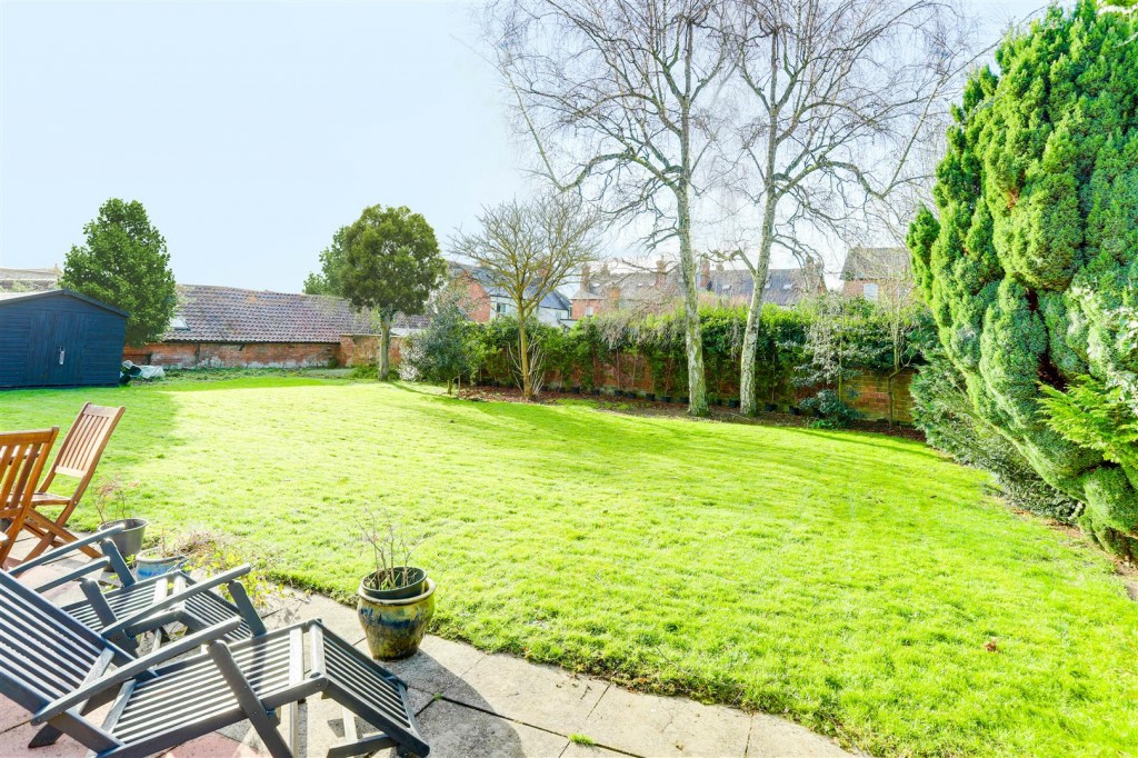 Rushcliffe Avenue, Radcliffe-On-Trent, Nottinghamshire, NG12 2AF