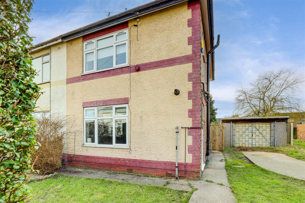 Beauvale Crescent, Hucknall, Nottinghamshire, NG15 6PT