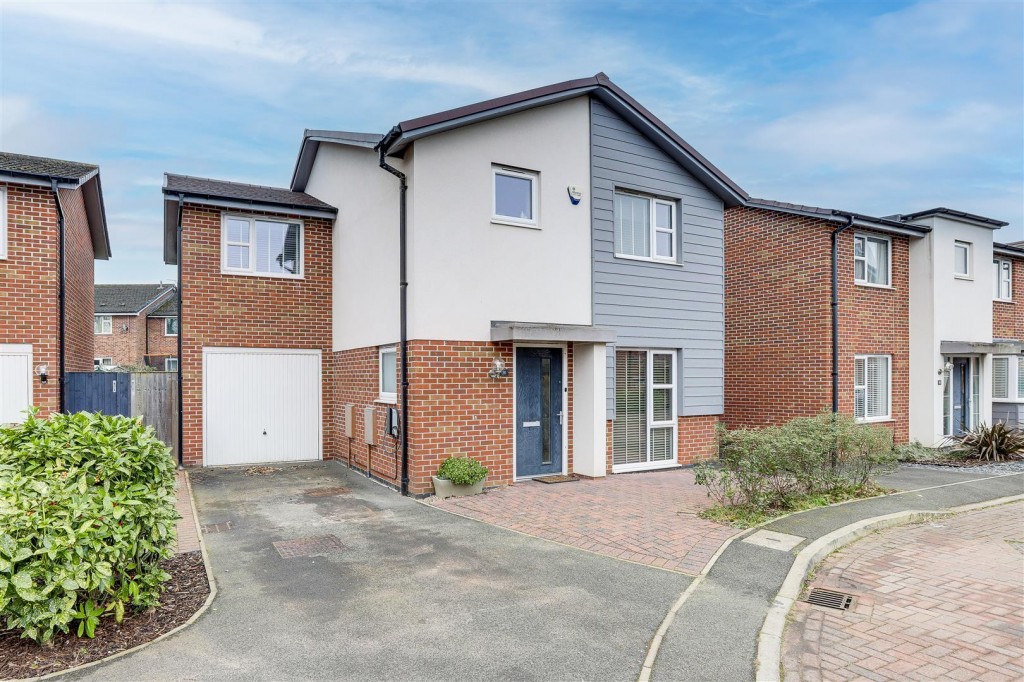 Autumn Way, Beeston, Nottinghamshire, NG9 2JW