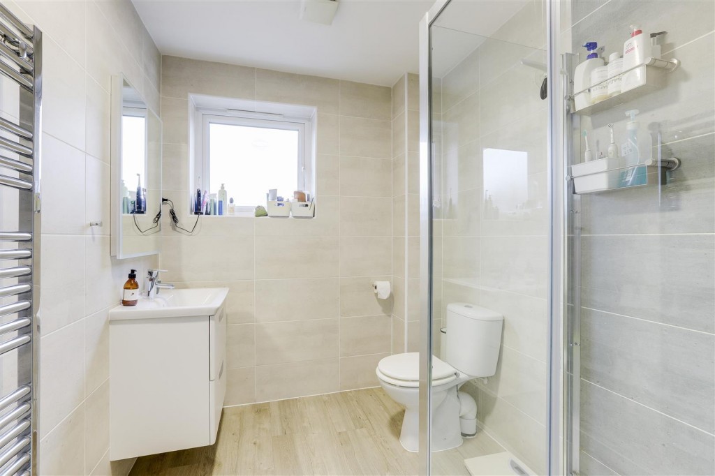 Autumn Way, Beeston, Nottinghamshire, NG9 2JW