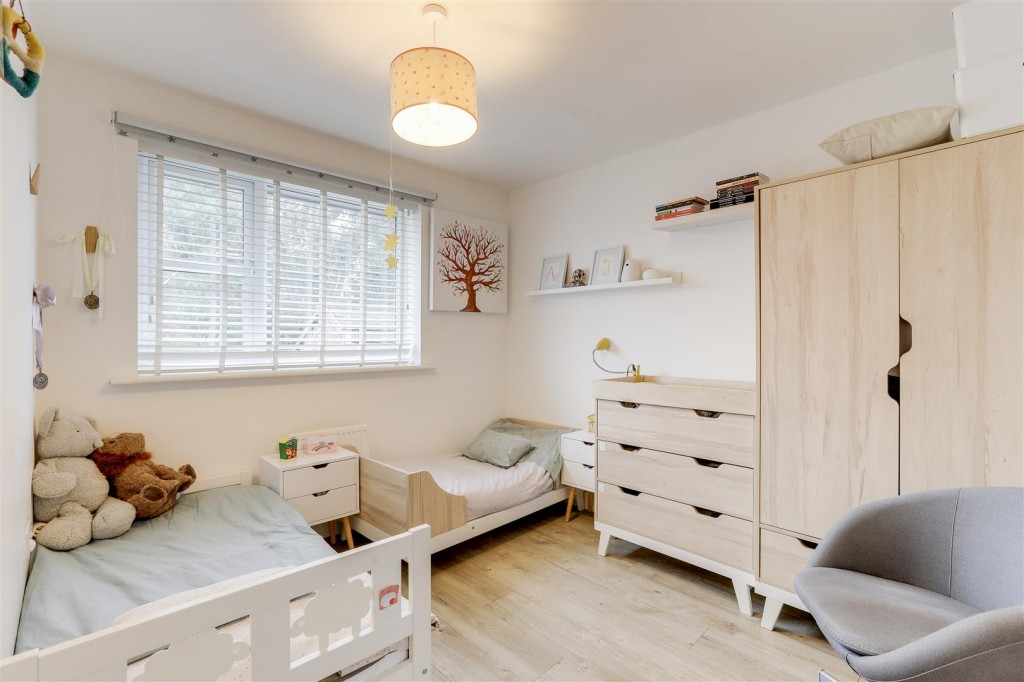 Autumn Way, Beeston, Nottinghamshire, NG9 2JW
