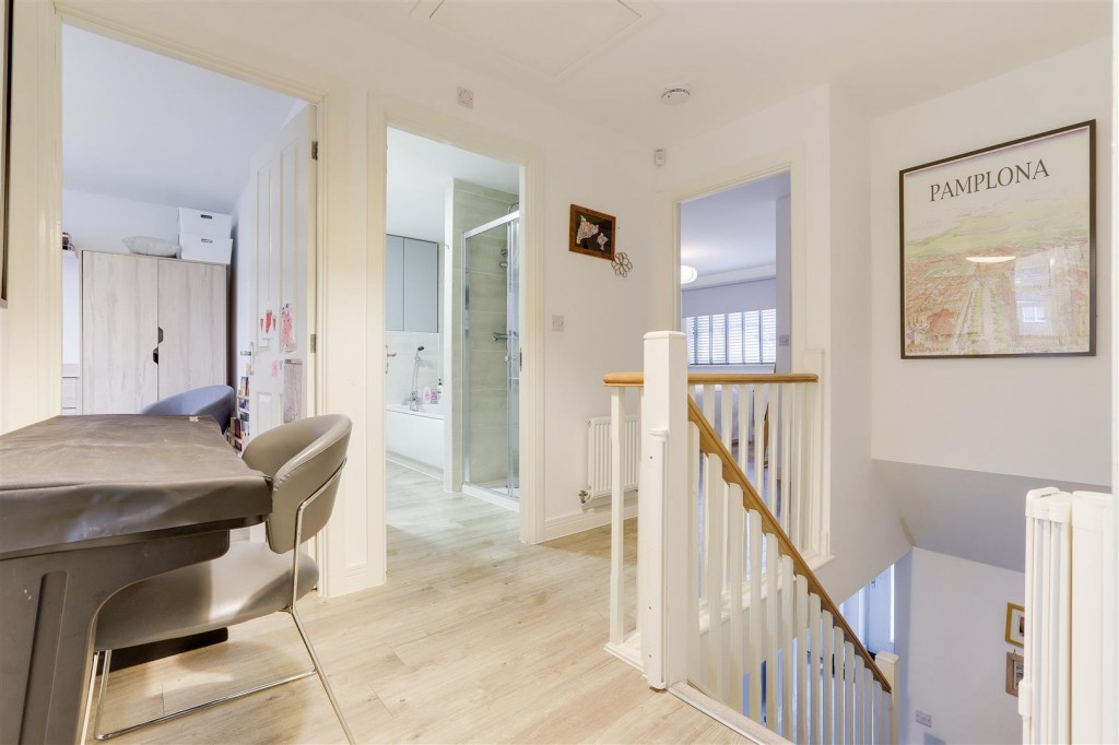 Autumn Way, Beeston, Nottinghamshire, NG9 2JW