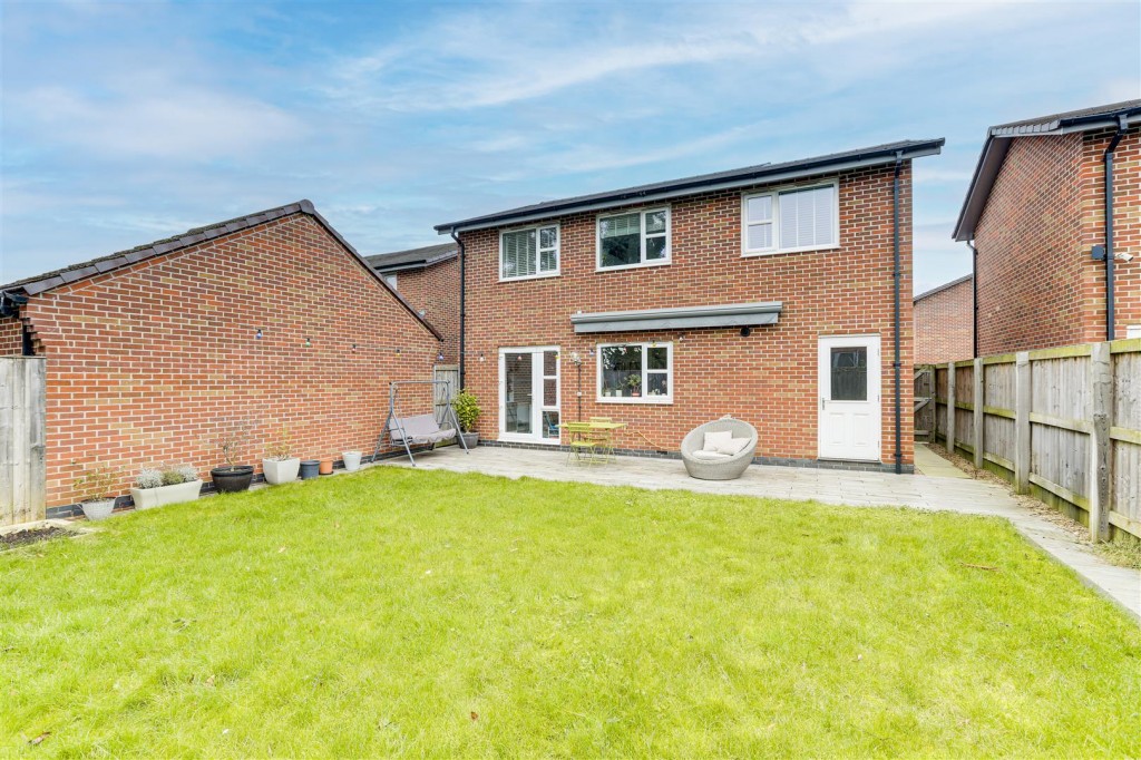 Autumn Way, Beeston, Nottinghamshire, NG9 2JW