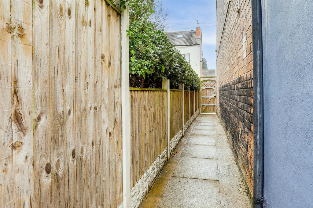 Furlong Avenue, Arnold, Nottinghamshire, NG5 7AS