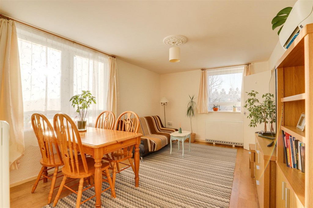 Foxhill Road, Carlton, Nottinghamshire, NG4 1SF