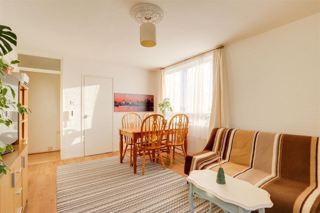 Foxhill Road, Carlton, Nottinghamshire, NG4 1SF