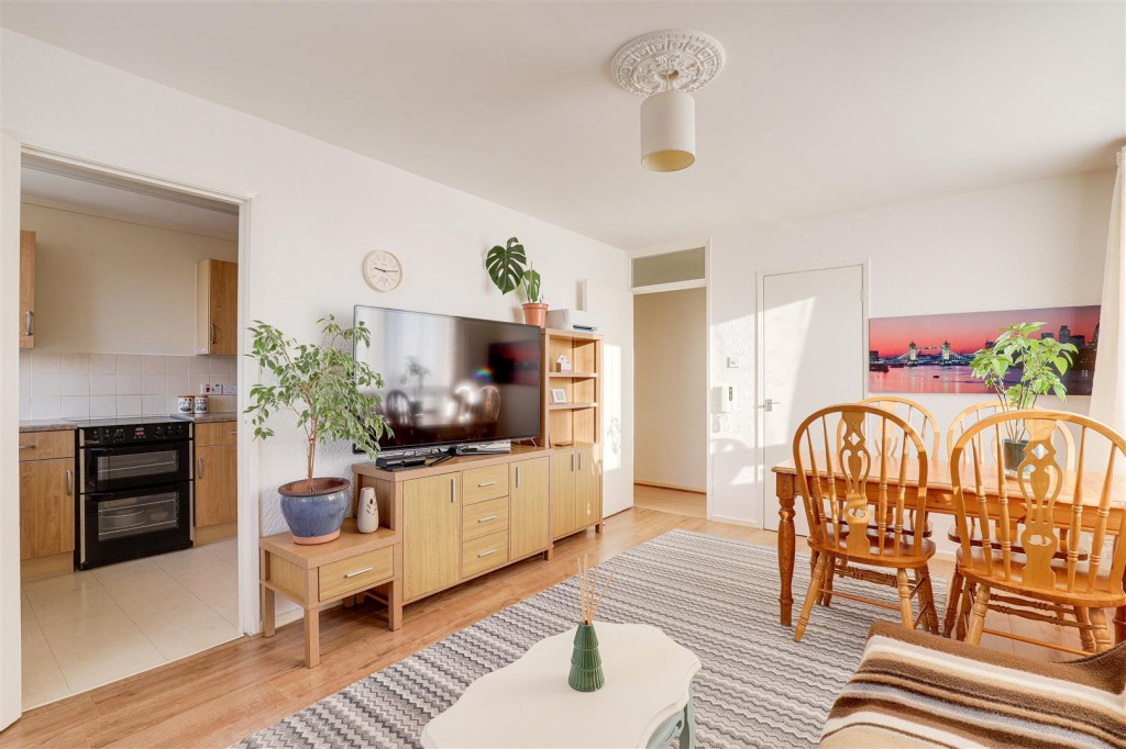 Foxhill Road, Carlton, Nottinghamshire, NG4 1SF