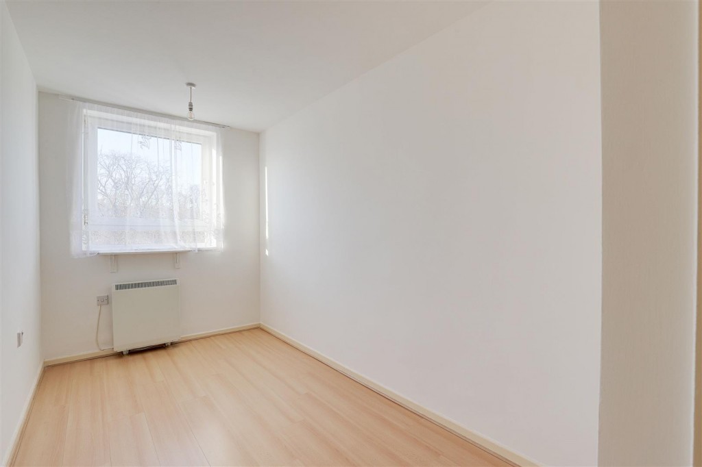 Foxhill Road, Carlton, Nottinghamshire, NG4 1SF
