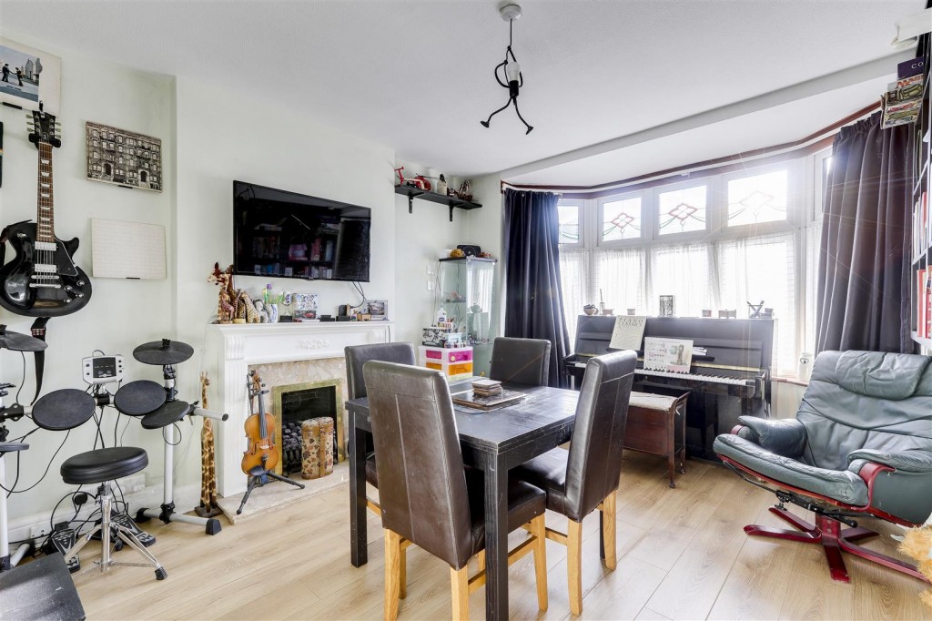 Sandfield Road, Arnold, Nottinghamshire, NG5 6QA
