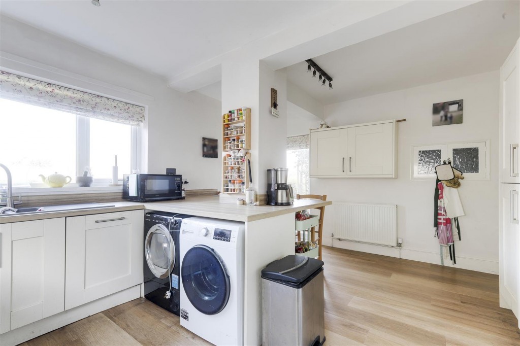Sandfield Road, Arnold, Nottinghamshire, NG5 6QA