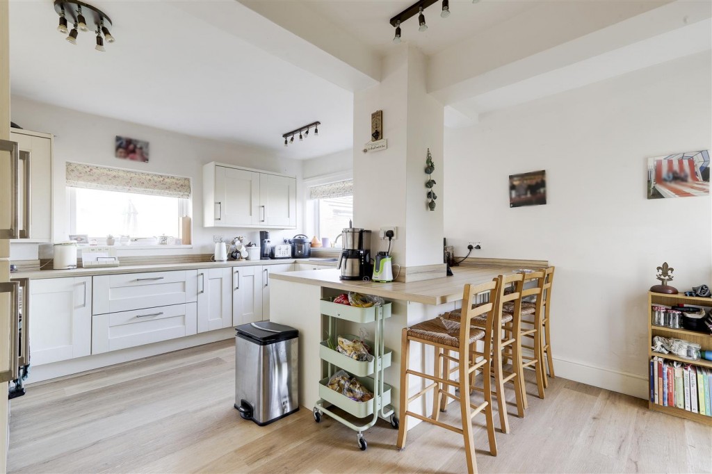 Sandfield Road, Arnold, Nottinghamshire, NG5 6QA