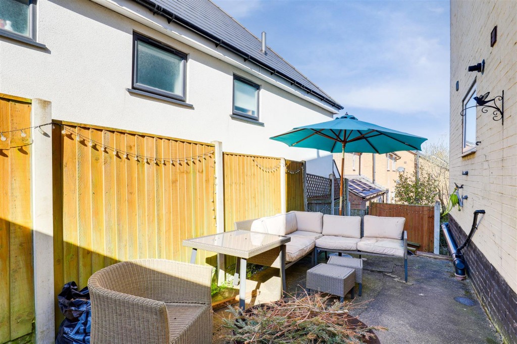 Sandfield Road, Arnold, Nottinghamshire, NG5 6QA