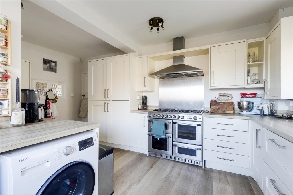 Sandfield Road, Arnold, Nottinghamshire, NG5 6QA