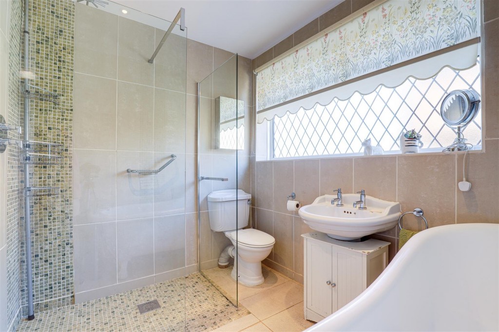 Abbotsbury Close, Rise Park, Nottinghamshire, NG5 5AL