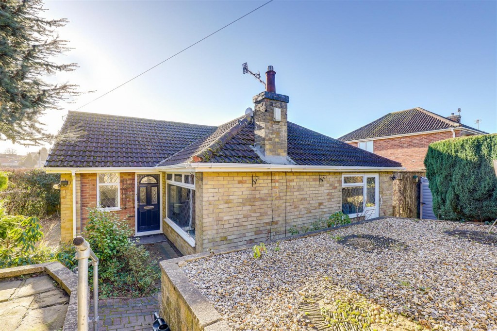 Abbotsbury Close, Rise Park, Nottinghamshire, NG5 5AL