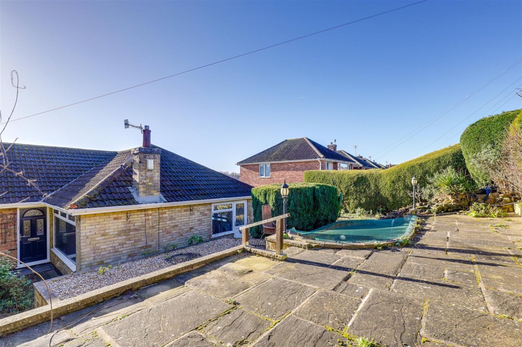 Abbotsbury Close, Rise Park, Nottinghamshire, NG5 5AL