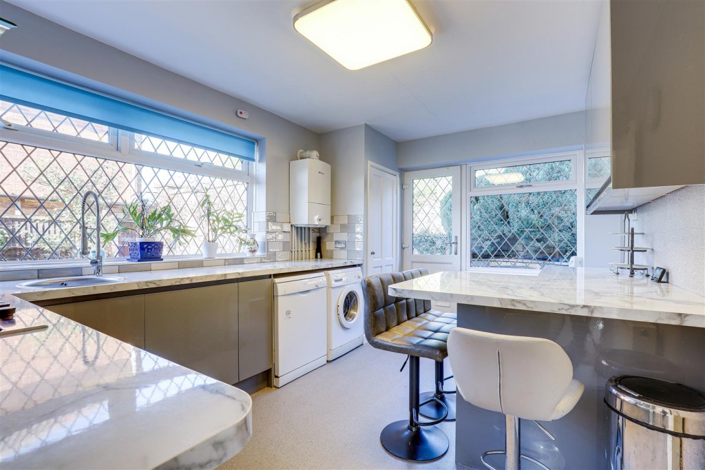 Abbotsbury Close, Rise Park, Nottinghamshire, NG5 5AL