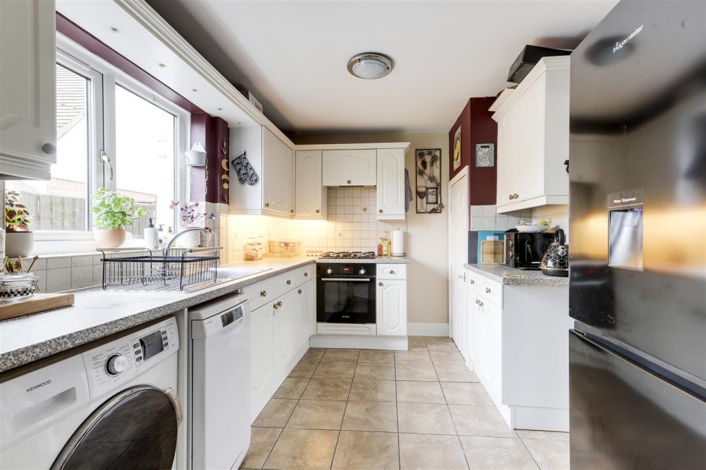 Lawton Drive, Nottingham, Nottinghamshire, NG6 8BL