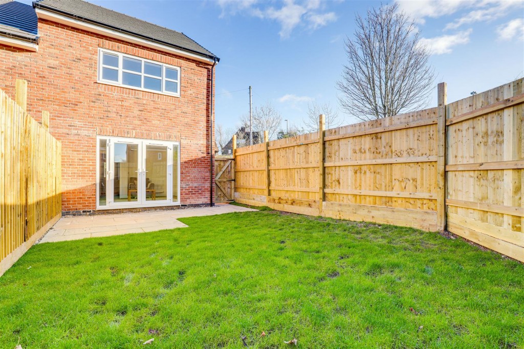 Greenwood Road, Bakersfield, Nottinghamshire, NG3 7AE