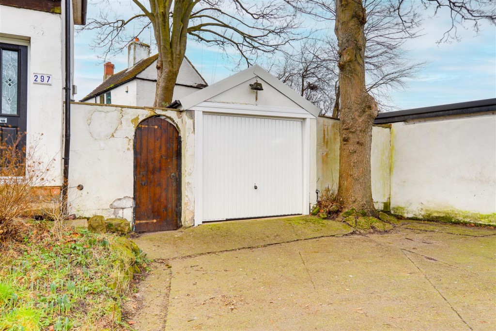 Wilford Lane, Wilford, Nottinghamdhire, NG11 7AX
