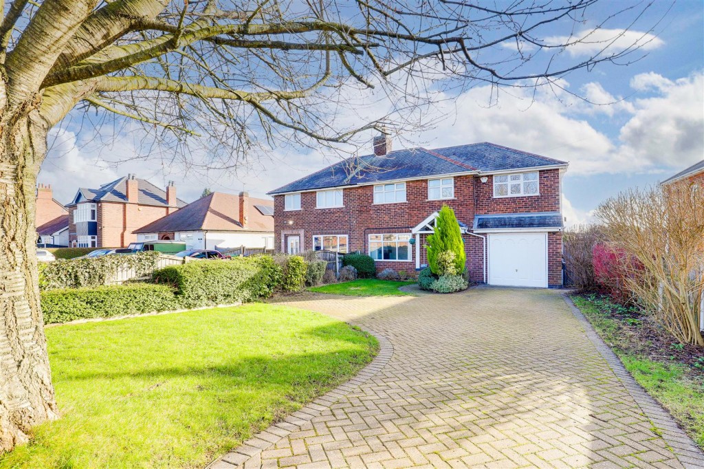 Papplewick Lane, Hucknall, Nottinghamshire, NG15 8EG