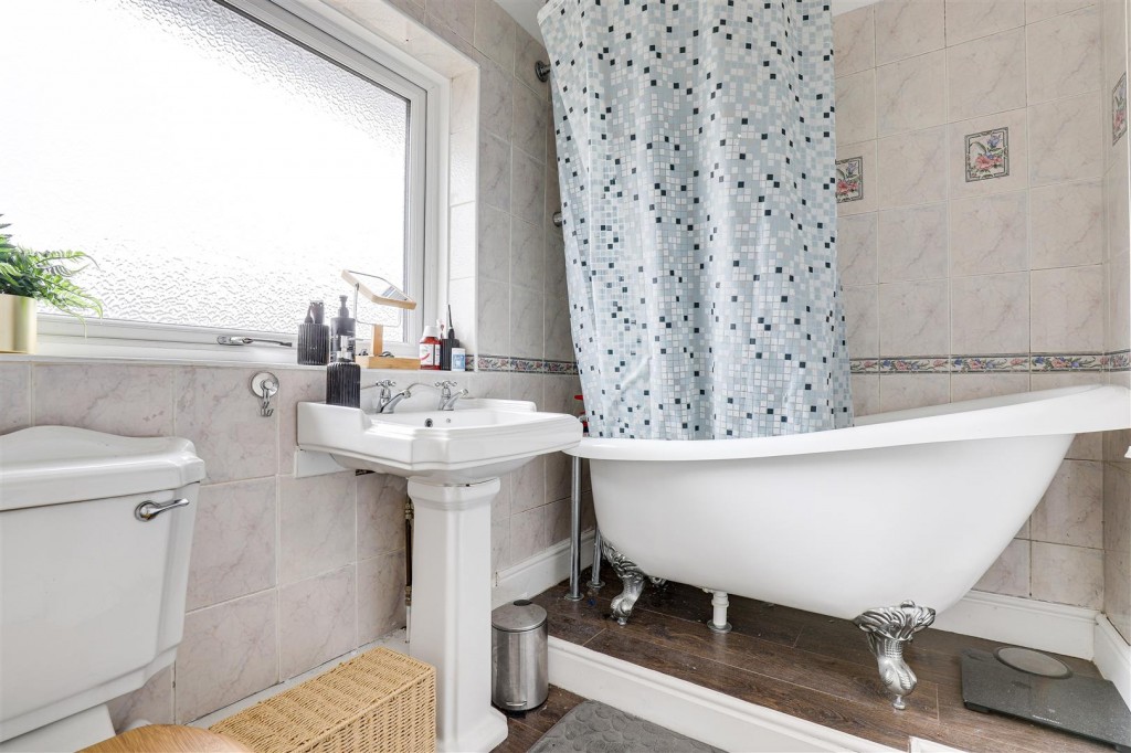 Bradley Walk, Clifton, Nottinghamshire, NG11 9BJ