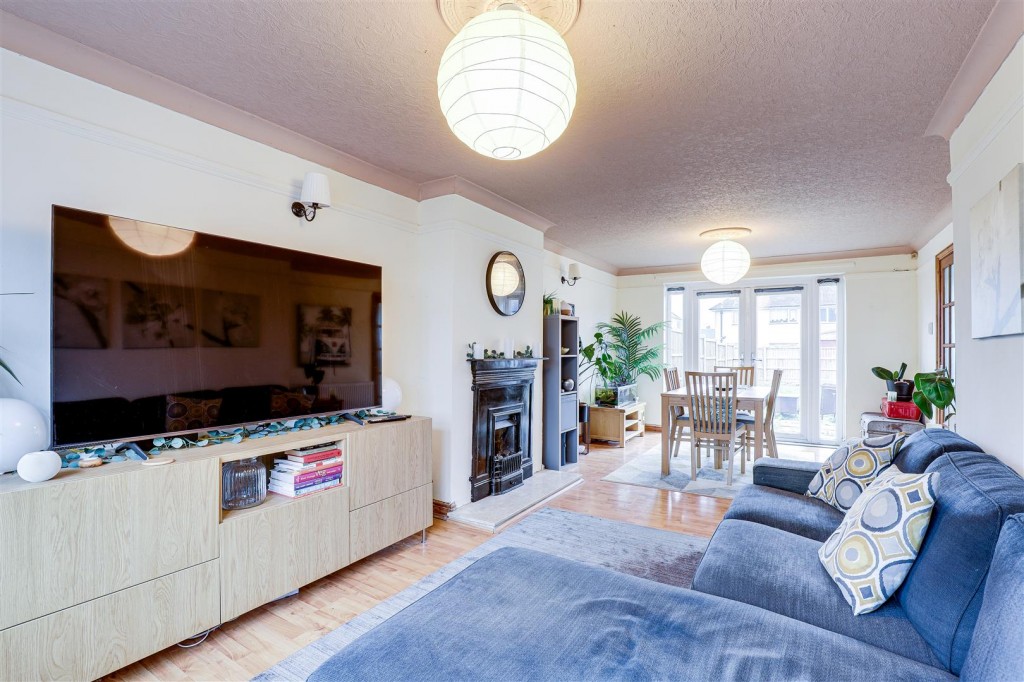 Bradley Walk, Clifton, Nottinghamshire, NG11 9BJ