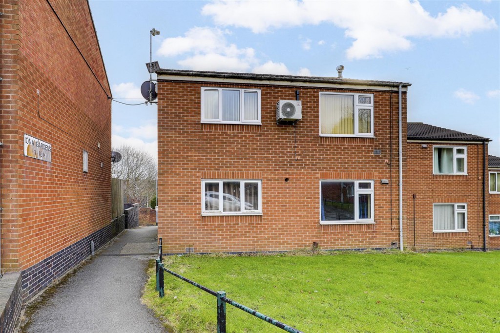 Iona Gardens, Nottingham, Nottinghamshire, NG5 9NT