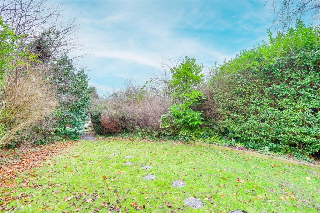 Breckhill Road, Woodthorpe, Nottinghamshire, NG5 4GQ