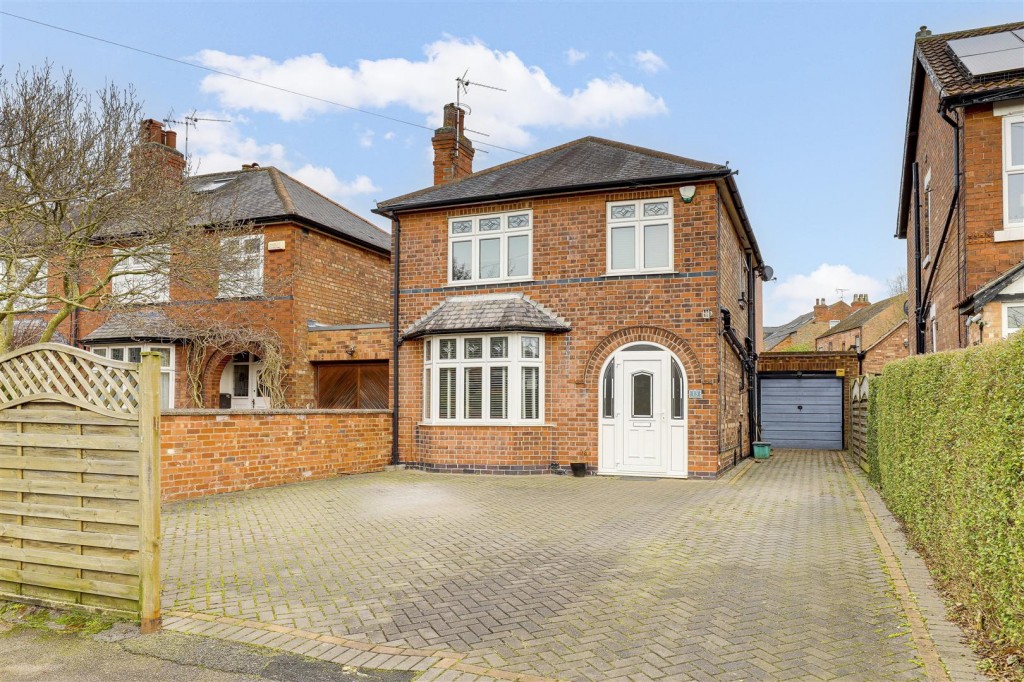 Waverley Avenue, Gedling, Nottinghamshire, NG4 3HH