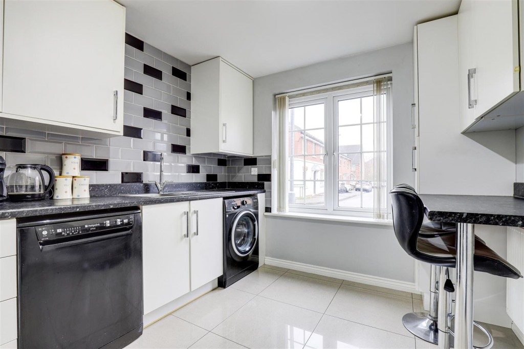 Axmouth Drive, Mapperley, Nottinghamshire, NG3 5SX
