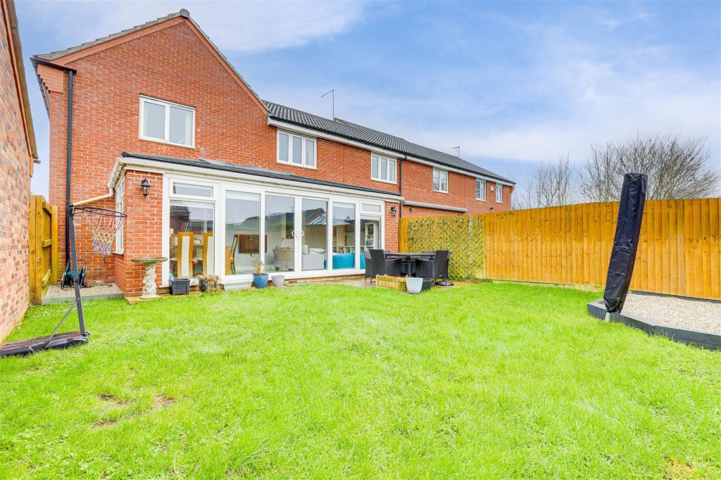 Axmouth Drive, Mapperley, Nottinghamshire, NG3 5SX