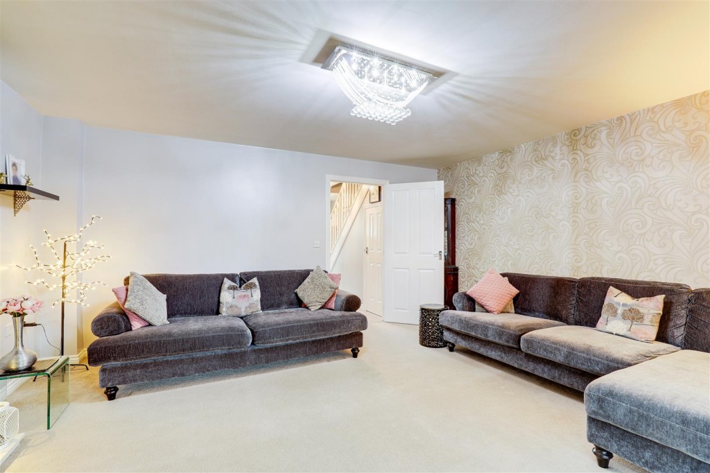 Axmouth Drive, Mapperley, Nottinghamshire, NG3 5SX