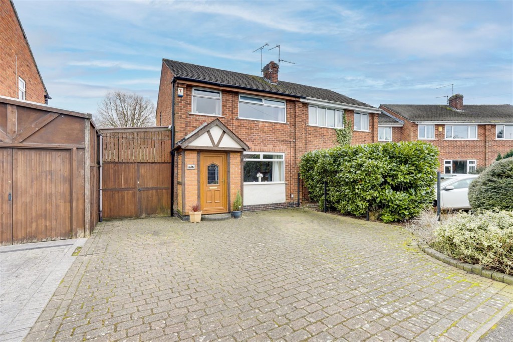 Lakeside Avenue, Long Eaton, Derbyshire, NG10 3GJ