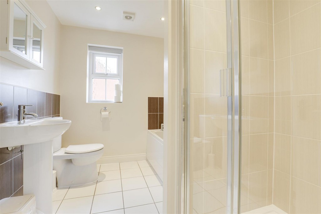 Osprey Grove, Hucknall, Nottinghamshire, NG15 8HG