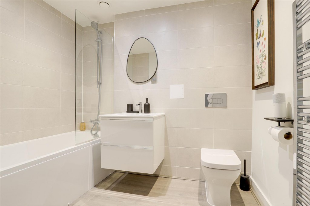 Wilford Lane, West Bridgford, Nottinghamshire, NG2 7ZZ