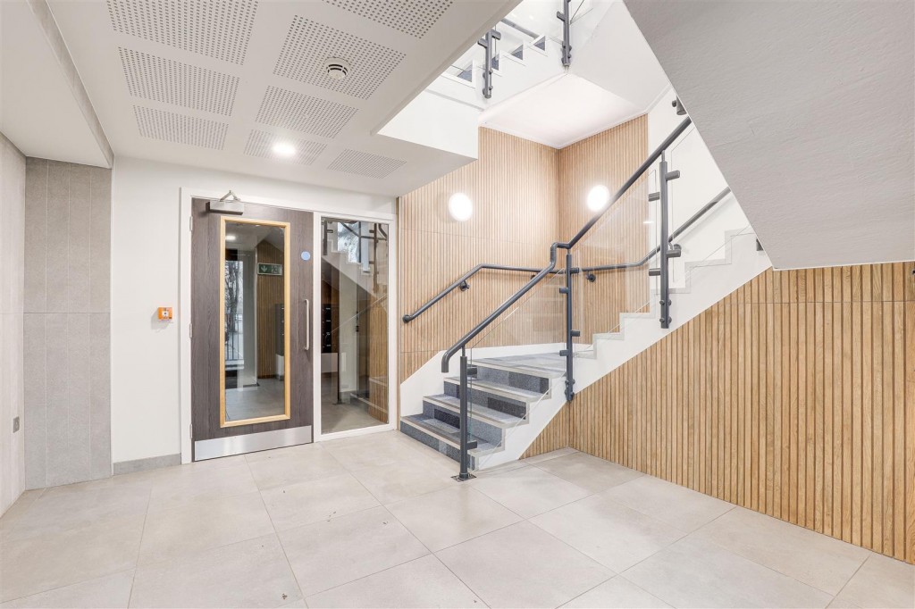 Wilford Lane, West Bridgford, Nottinghamshire, NG2 7ZZ