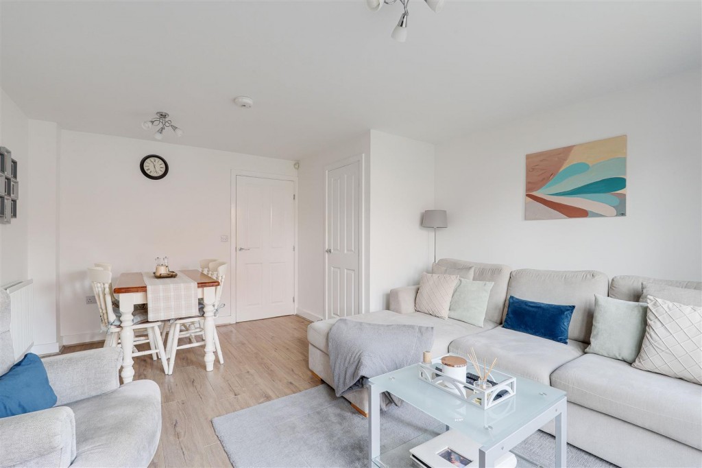 Hirst Close, Arnold, Nottinghamshire, NG5 8RL
