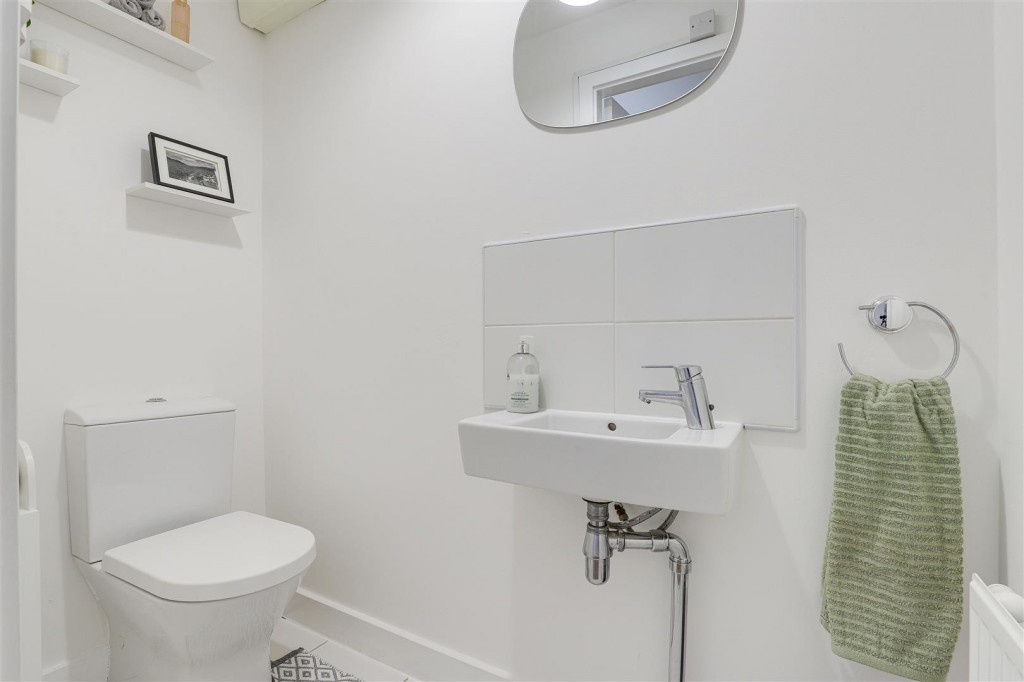 Hirst Close, Arnold, Nottinghamshire, NG5 8RL