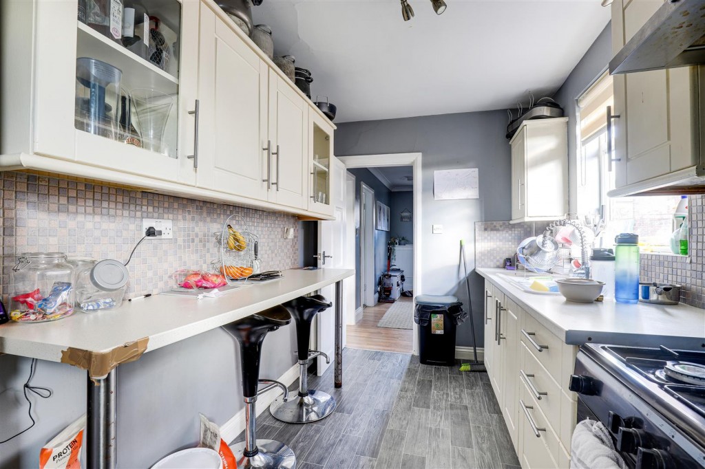 Heatherley Drive, Basford, Nottinghamshire, NG6 0FP