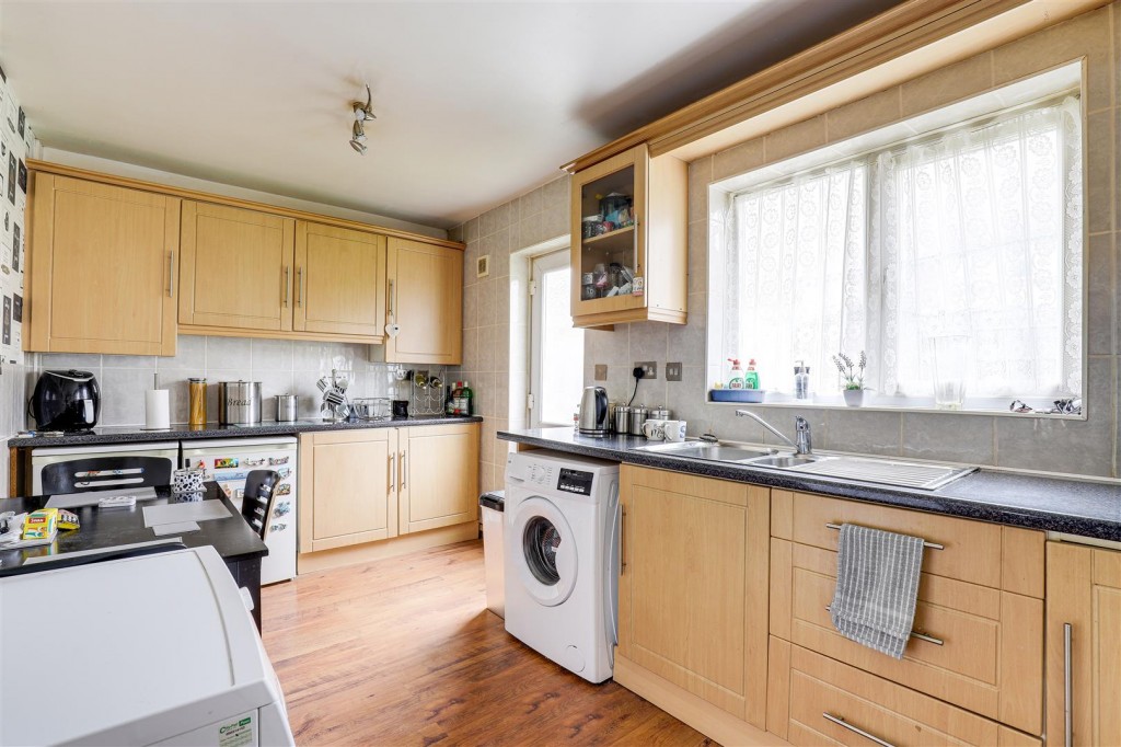Grindon Crescent, Bulwelll, Nottinghamshire, NG6 8BT