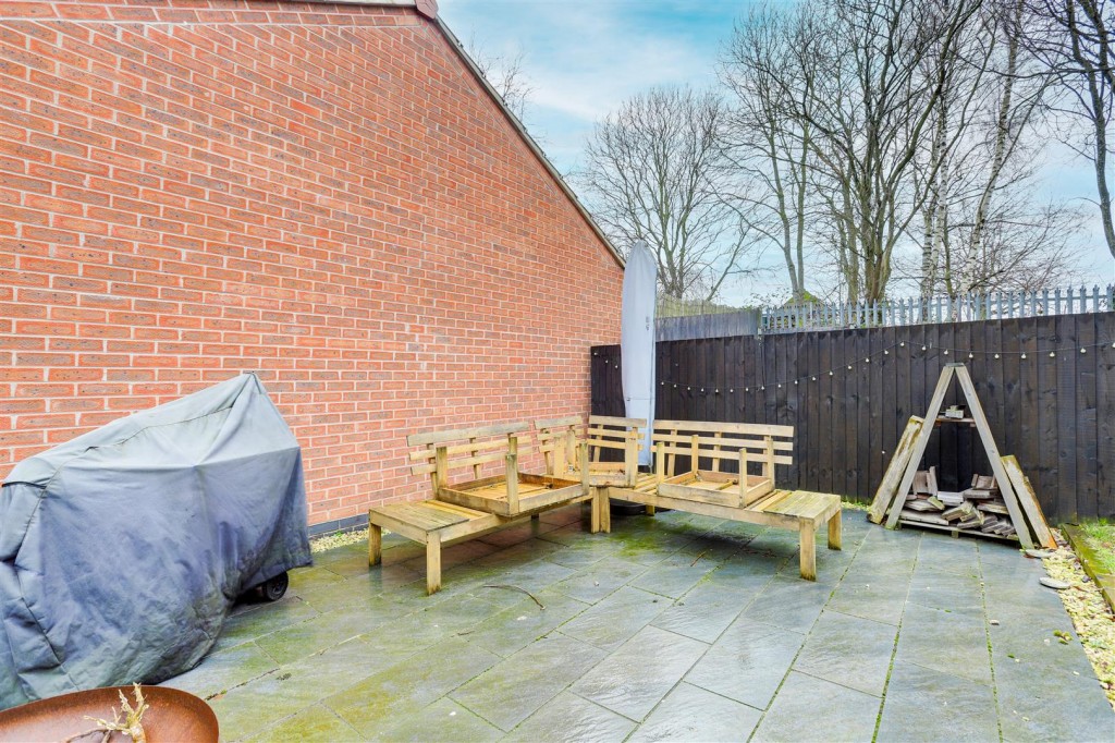 Albert Close, Hucknall, Nottinghamshire, NG15 7UZ