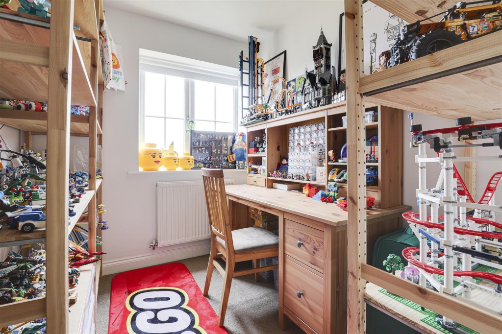Clementine Drive, Mapperley, Nottinghamshire, NG3 5UX