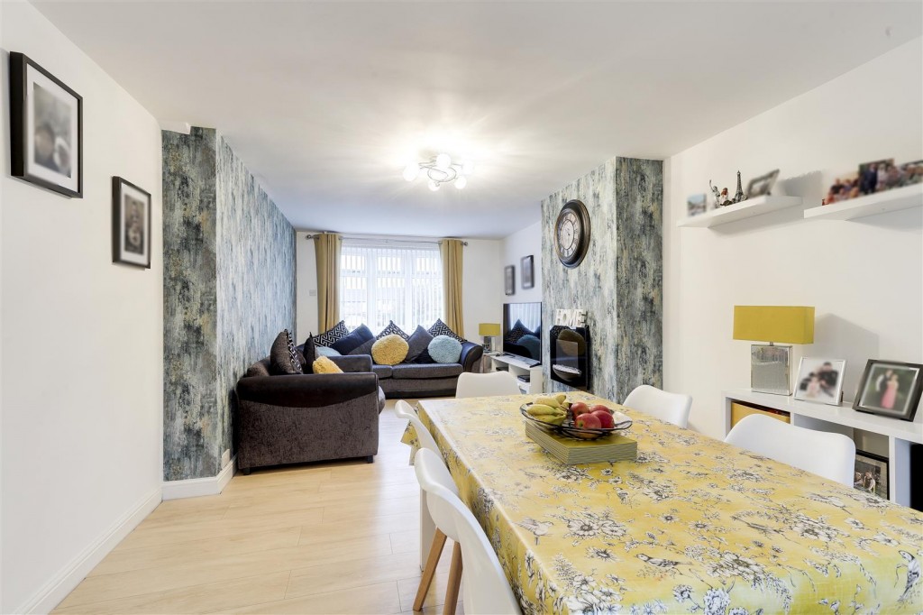 Treegarth Square, Bestwood Park, Nottinghamshire, NG5 5QZ