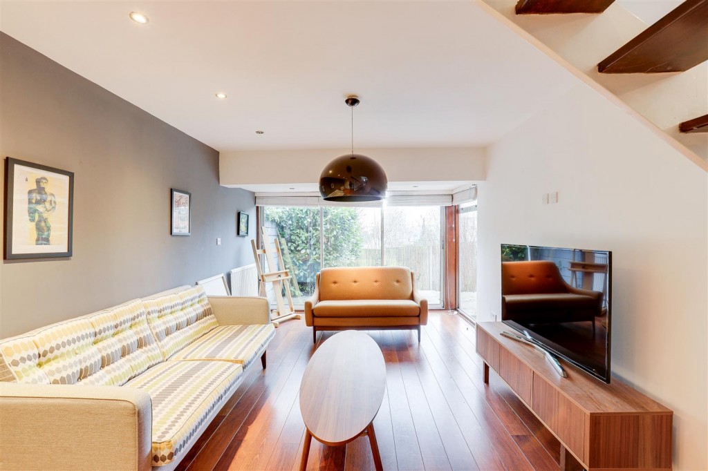 Moore Road, Mapperley, Nottinghamshire, NG3 6EF