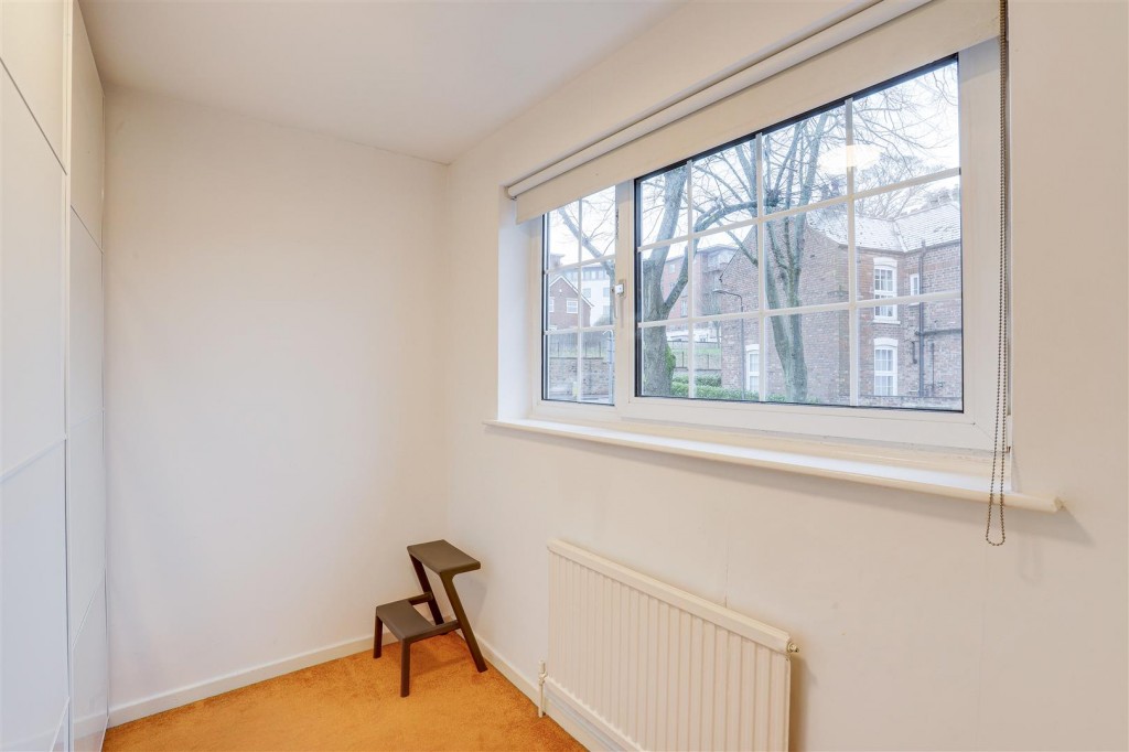 Moore Road, Mapperley, Nottinghamshire, NG3 6EF